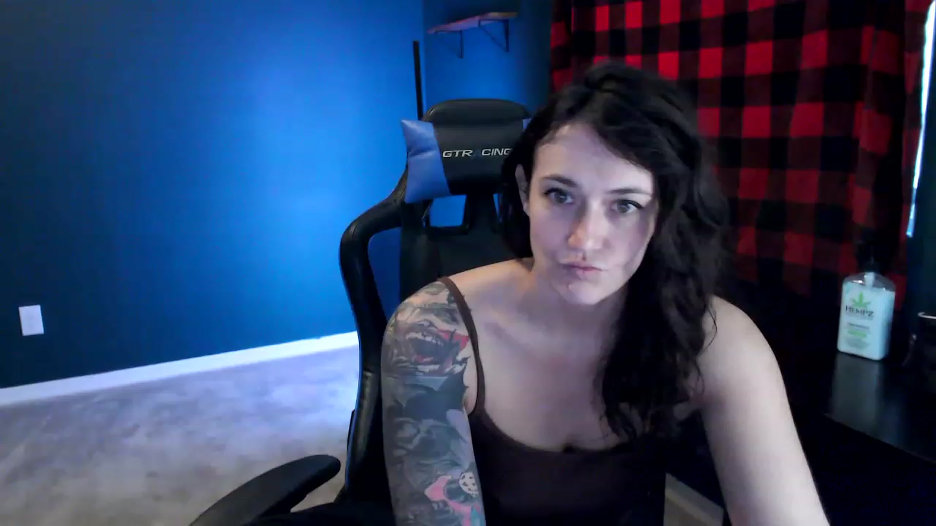 Gallery image thumbnail from Semperfuckme's myfreecams stream on, 02/18/2023, 18:35 image 20 of 20