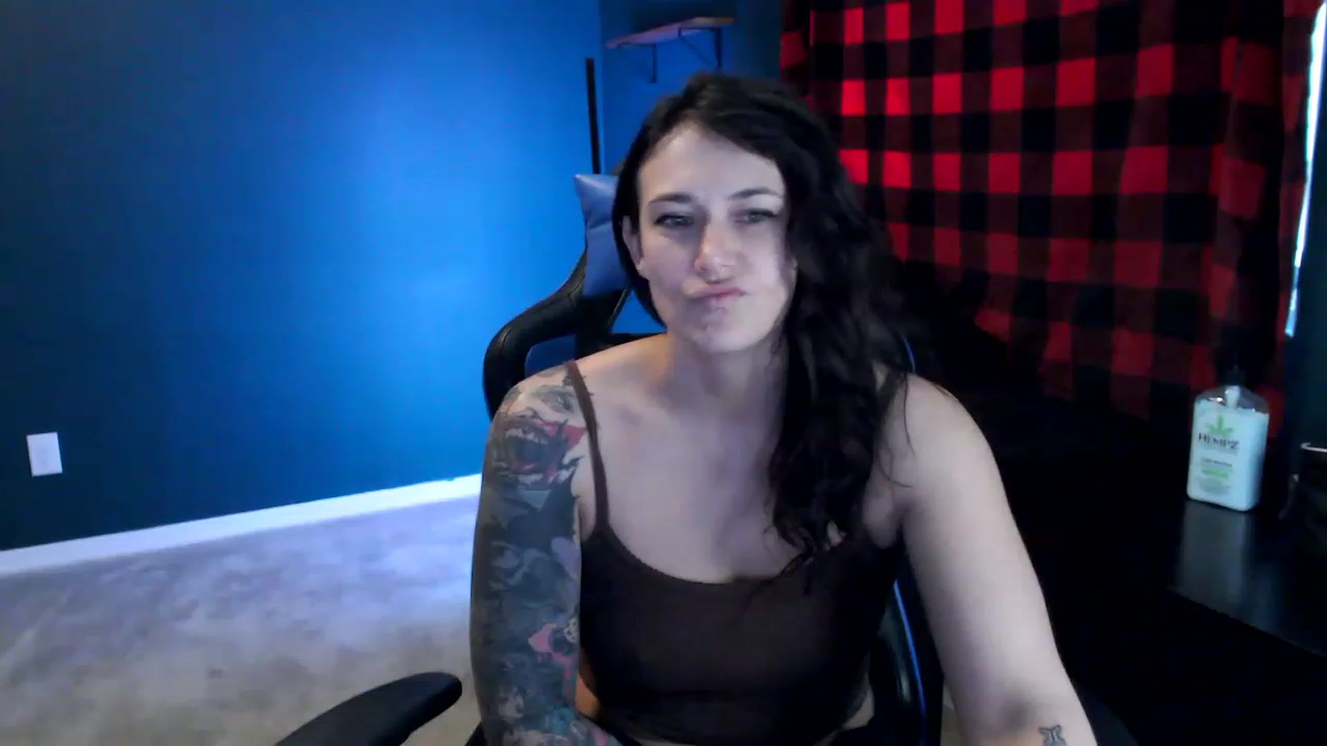 Gallery image thumbnail from Semperfuckme's myfreecams stream on, 02/18/2023, 18:35 image 9 of 20
