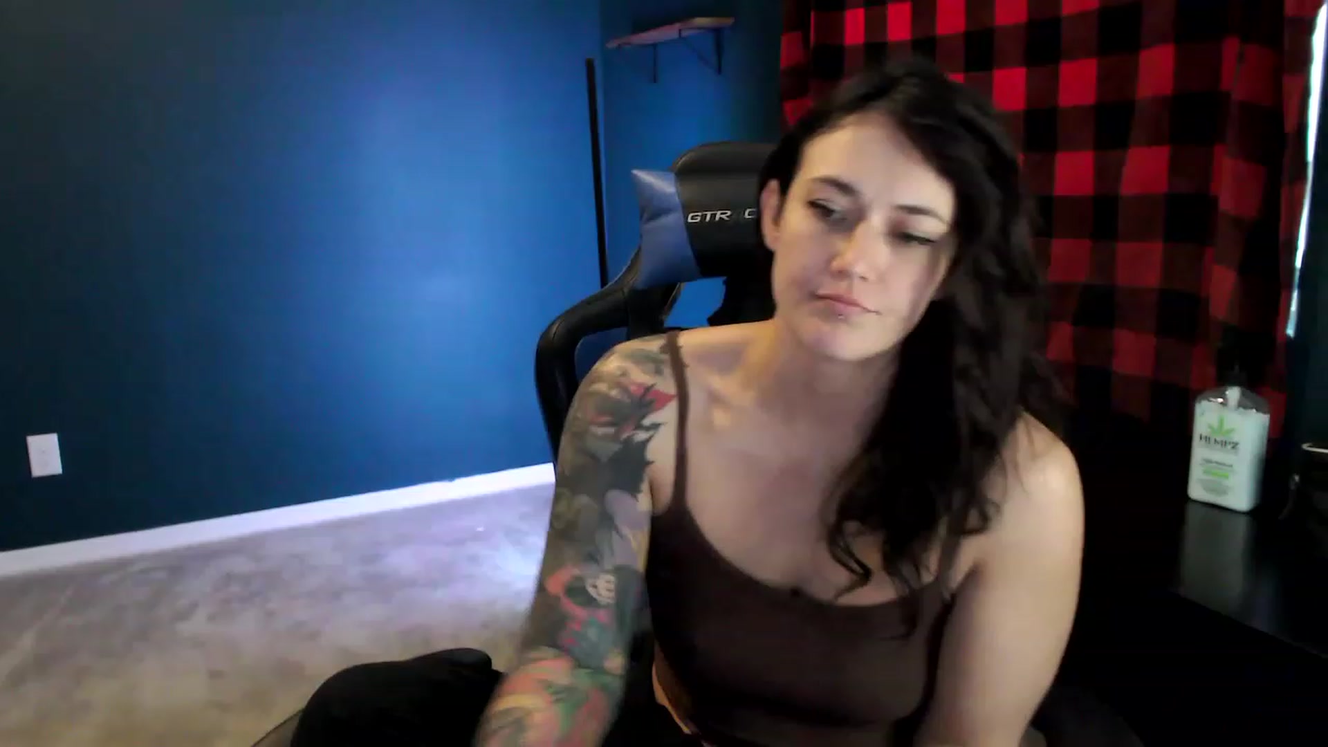 Gallery image thumbnail from Semperfuckme's myfreecams stream on, 02/18/2023, 18:35 image 4 of 20