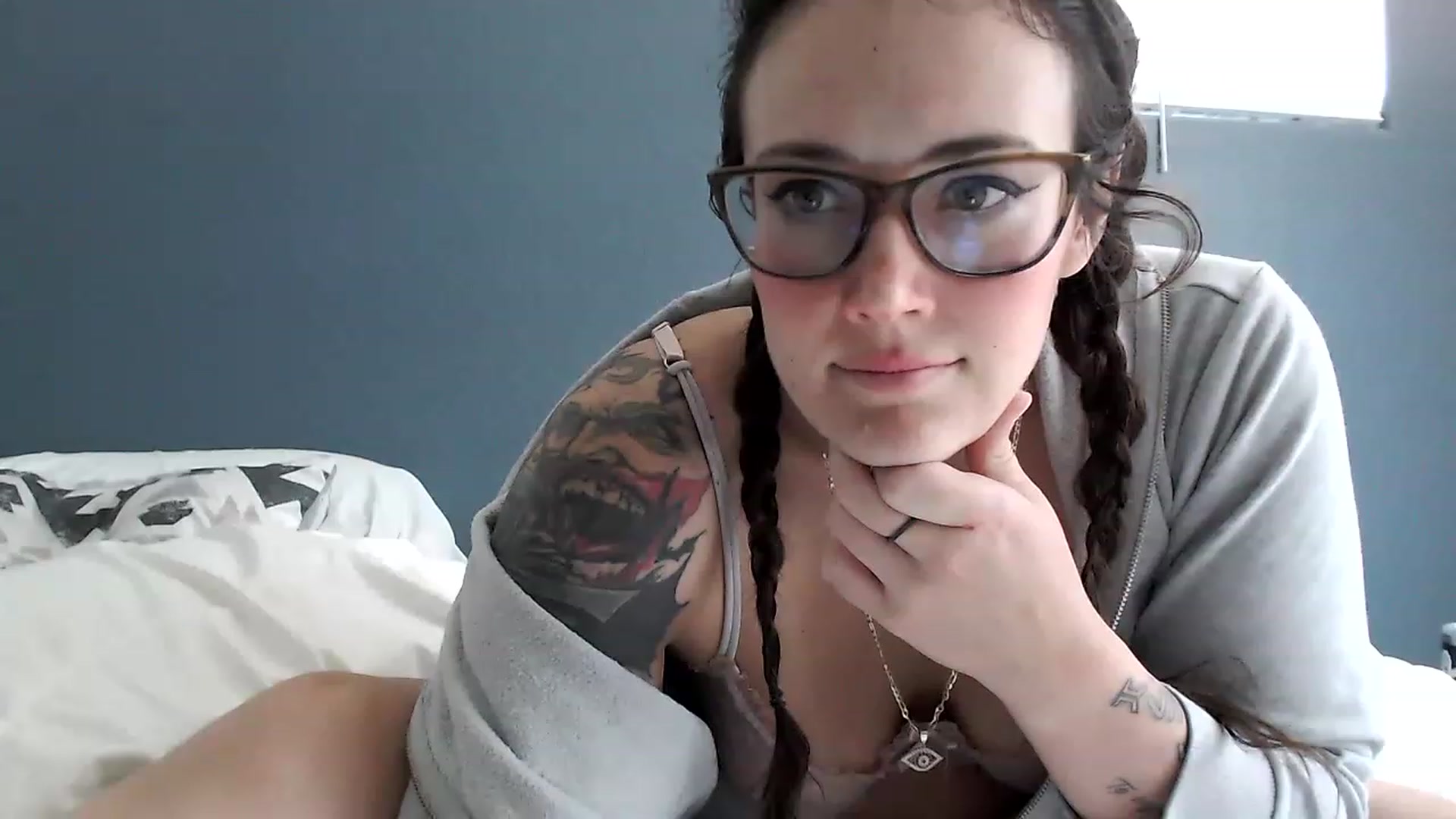 Gallery image thumbnail from Semperfuckme's myfreecams stream on, 05/16/2023, 17:20 image 11 of 20