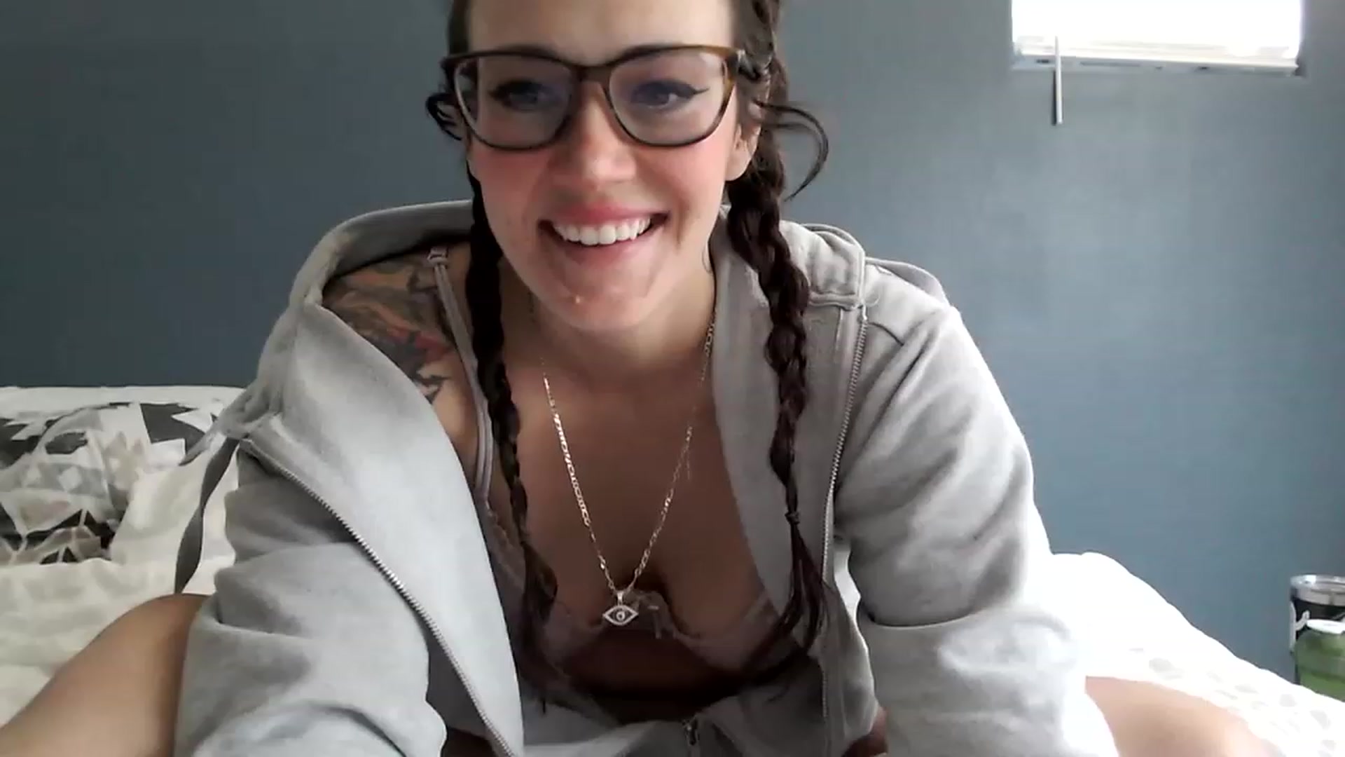 Gallery image thumbnail from Semperfuckme's myfreecams stream on, 05/16/2023, 17:20 image 4 of 20