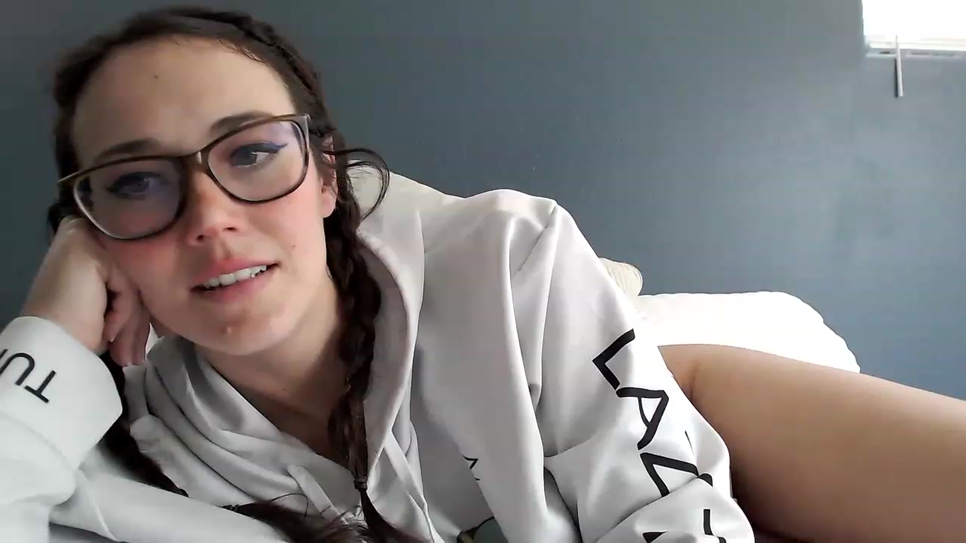 Gallery image thumbnail from Semperfuckme's myfreecams stream on, 05/16/2023, 17:20 image 17 of 20