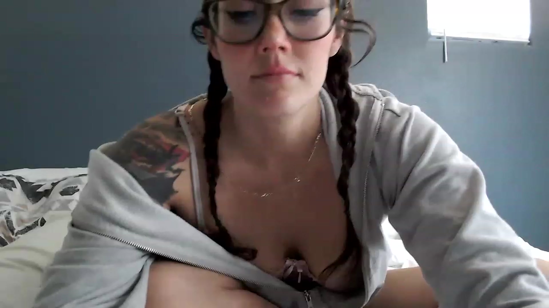 Gallery image thumbnail from Semperfuckme's myfreecams stream on, 05/16/2023, 17:20 image 7 of 20