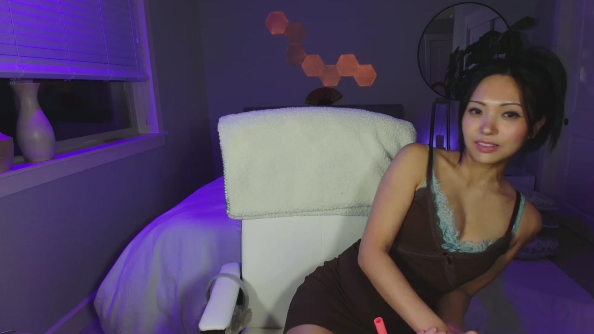Gallery image thumbnail from SendTacoMoney's myfreecams stream on, 03/01/2023, 07:52 image 1 of 20
