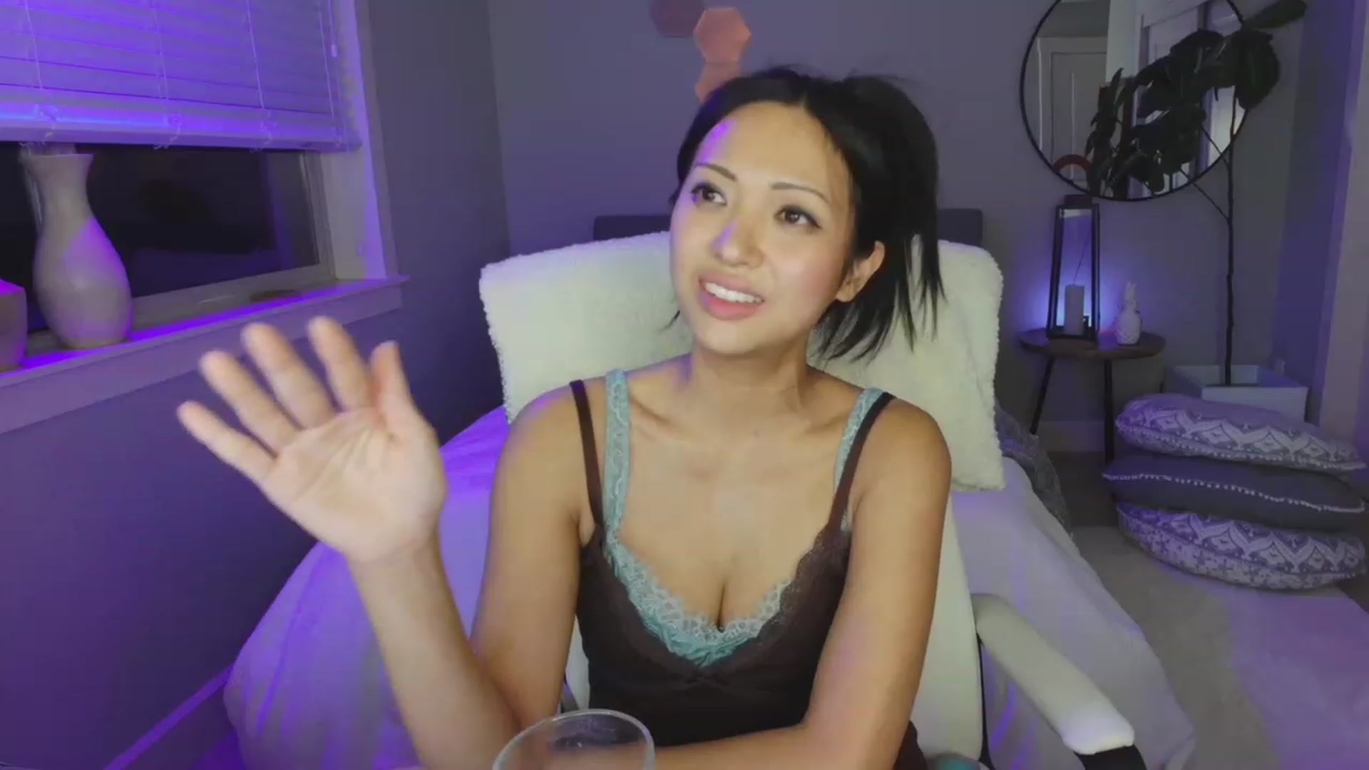 Gallery image thumbnail from SendTacoMoney's myfreecams stream on, 03/01/2023, 07:52 image 13 of 20