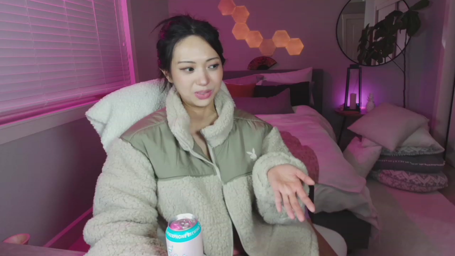 Gallery image thumbnail from SendTacoMoney's myfreecams stream on, 03/08/2023, 05:44 image 12 of 20