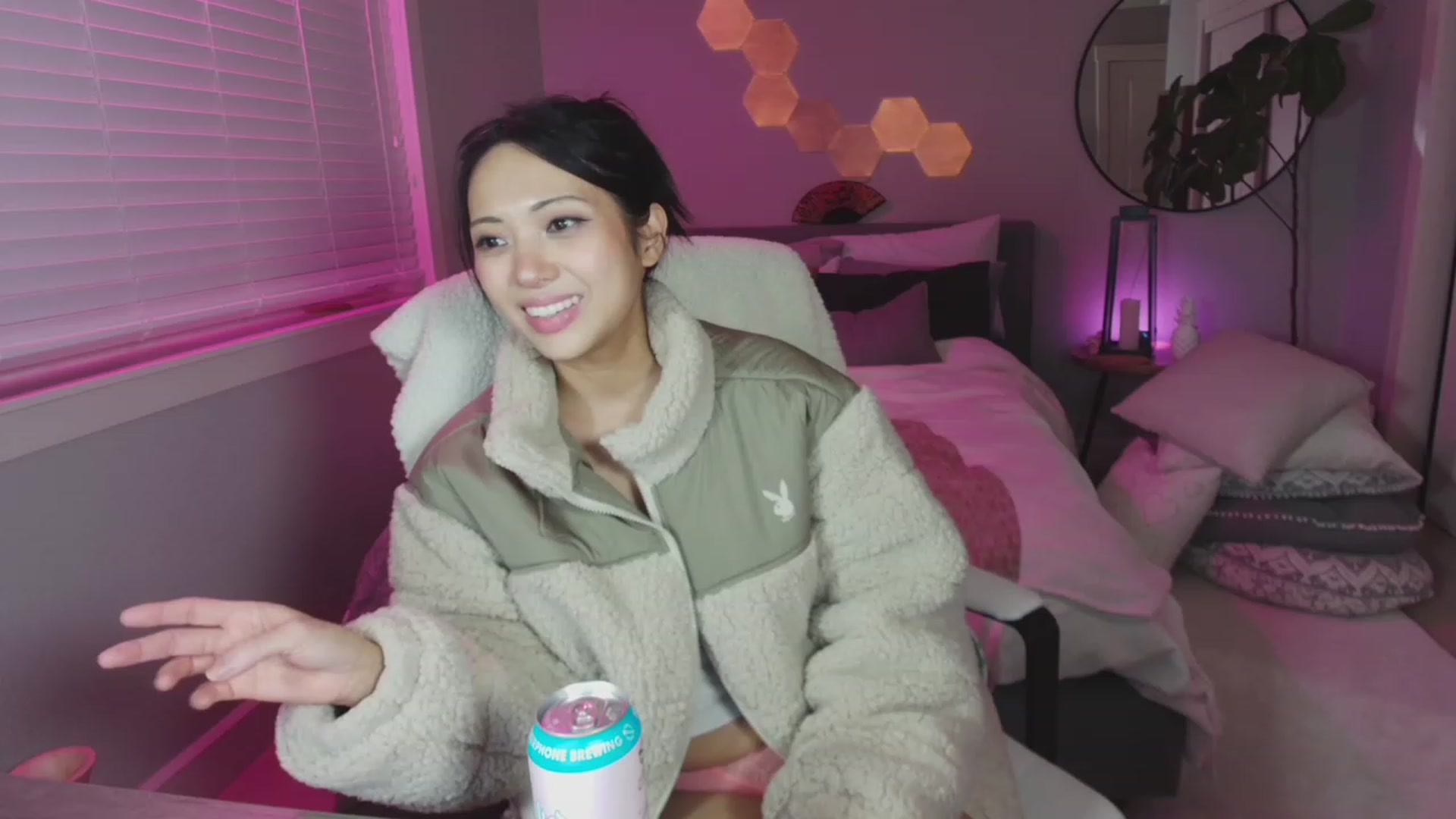 Gallery image thumbnail from SendTacoMoney's myfreecams stream on, 03/08/2023, 05:44 image 8 of 20