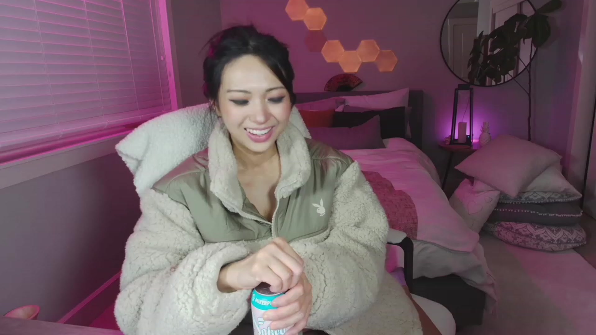 Gallery image thumbnail from SendTacoMoney's myfreecams stream on, 03/08/2023, 05:44 image 13 of 20