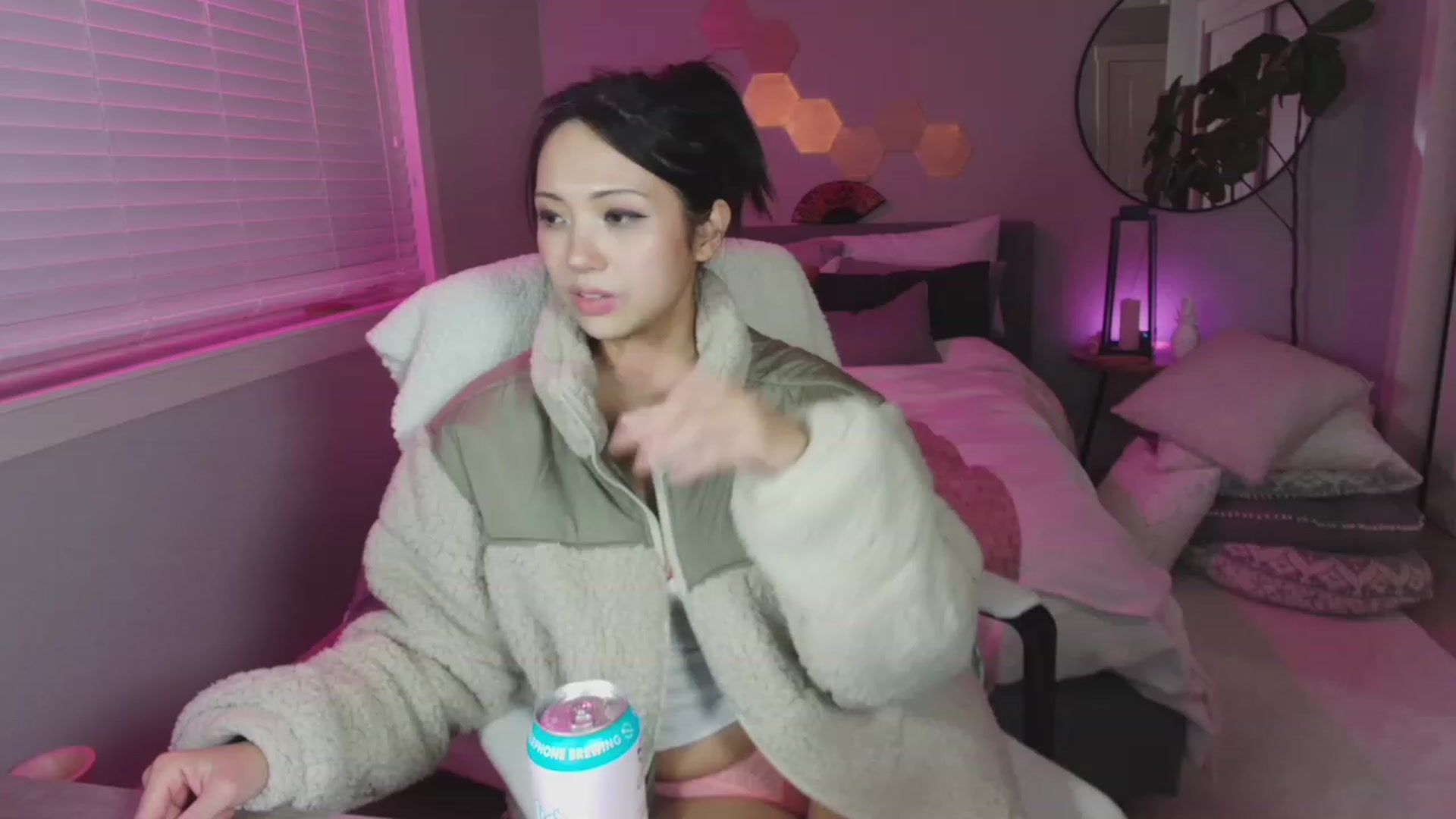 Gallery image thumbnail from SendTacoMoney's myfreecams stream on, 03/08/2023, 05:44 image 7 of 20