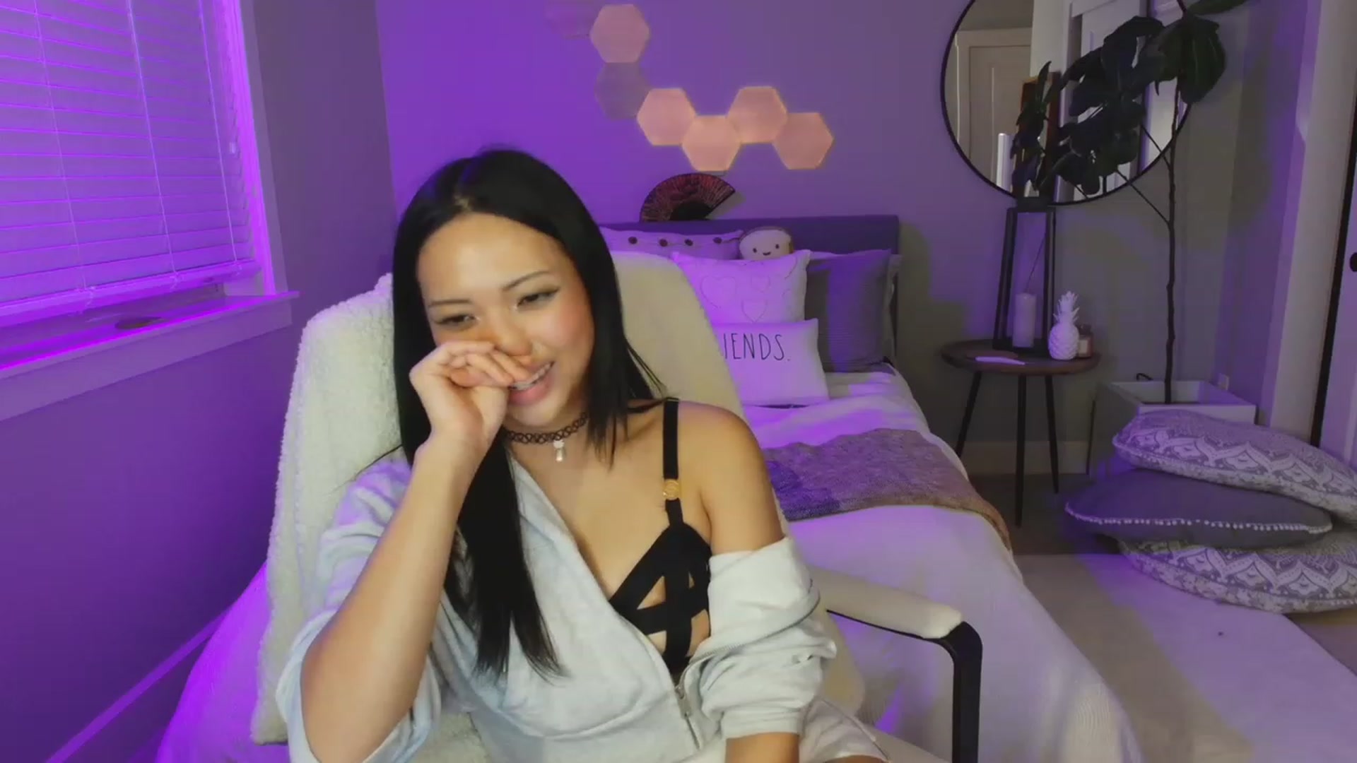 Gallery image thumbnail from SendTacoMoney's myfreecams stream on, 03/22/2023, 07:19 image 8 of 20