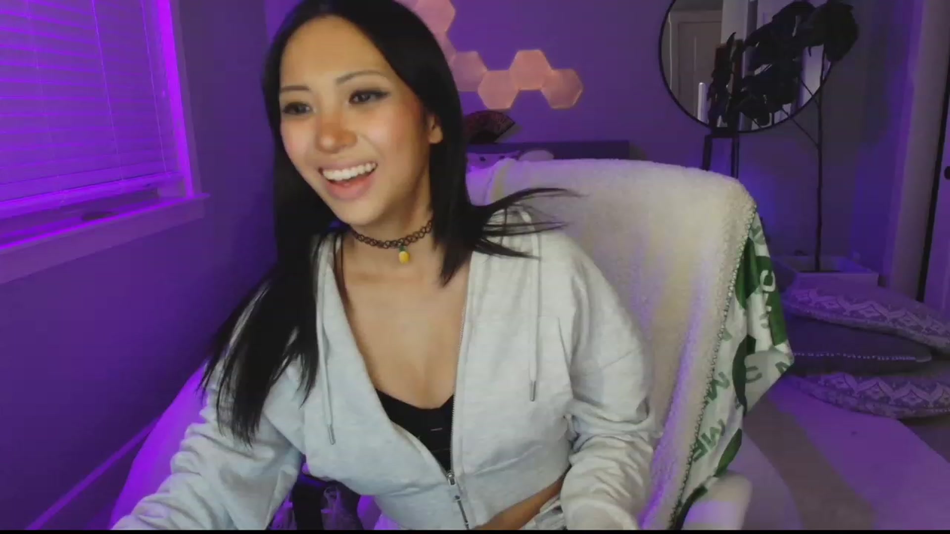 Gallery image thumbnail from SendTacoMoney's myfreecams stream on, 03/22/2023, 07:19 image 2 of 20