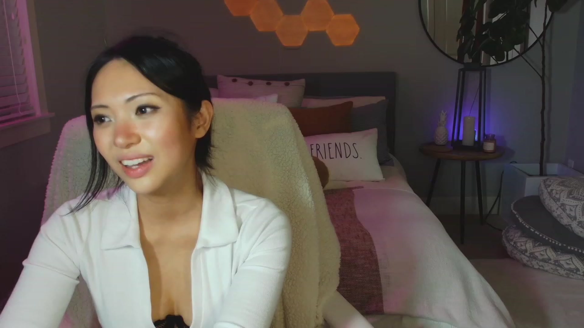 Gallery image thumbnail from SendTacoMoney's myfreecams stream on, 03/29/2023, 06:49 image 18 of 20
