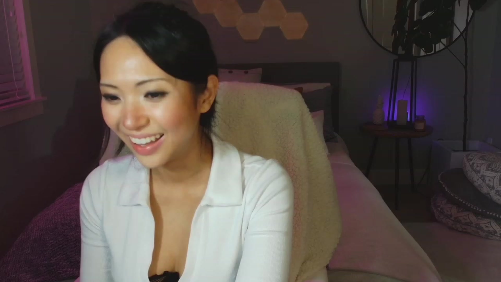 Gallery image thumbnail from SendTacoMoney's myfreecams stream on, 03/29/2023, 06:49 image 16 of 20