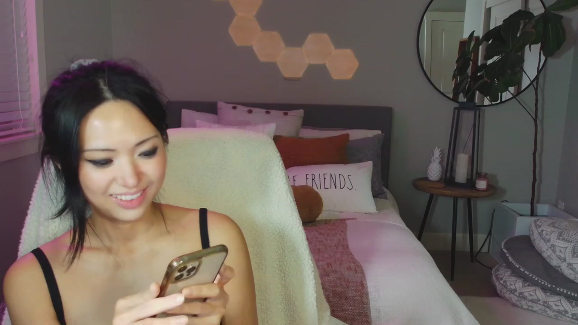 Gallery image thumbnail from SendTacoMoney's myfreecams stream on, 03/29/2023, 07:25 image 17 of 20