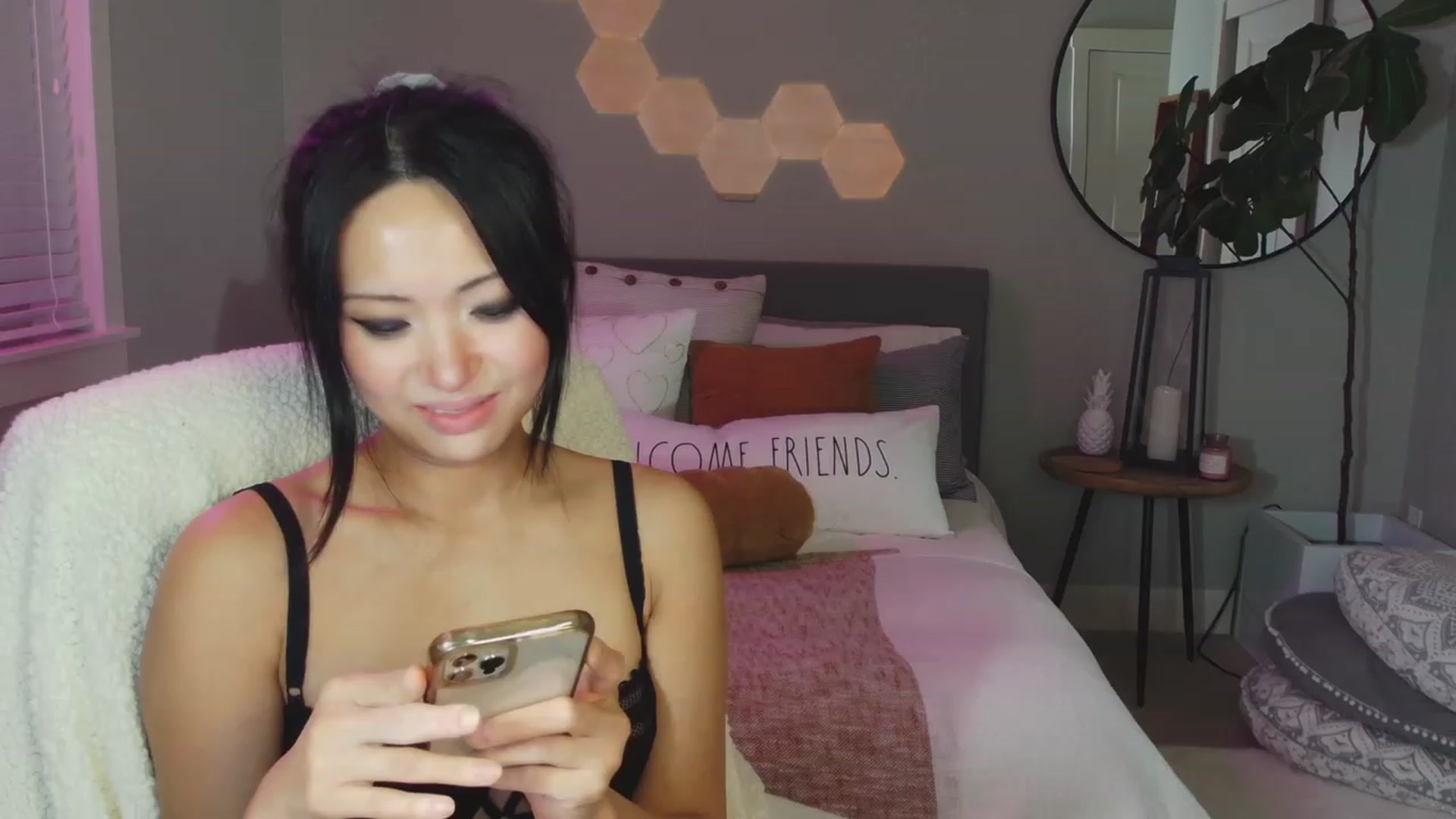 Gallery image thumbnail from SendTacoMoney's myfreecams stream on, 03/29/2023, 07:25 image 1 of 20