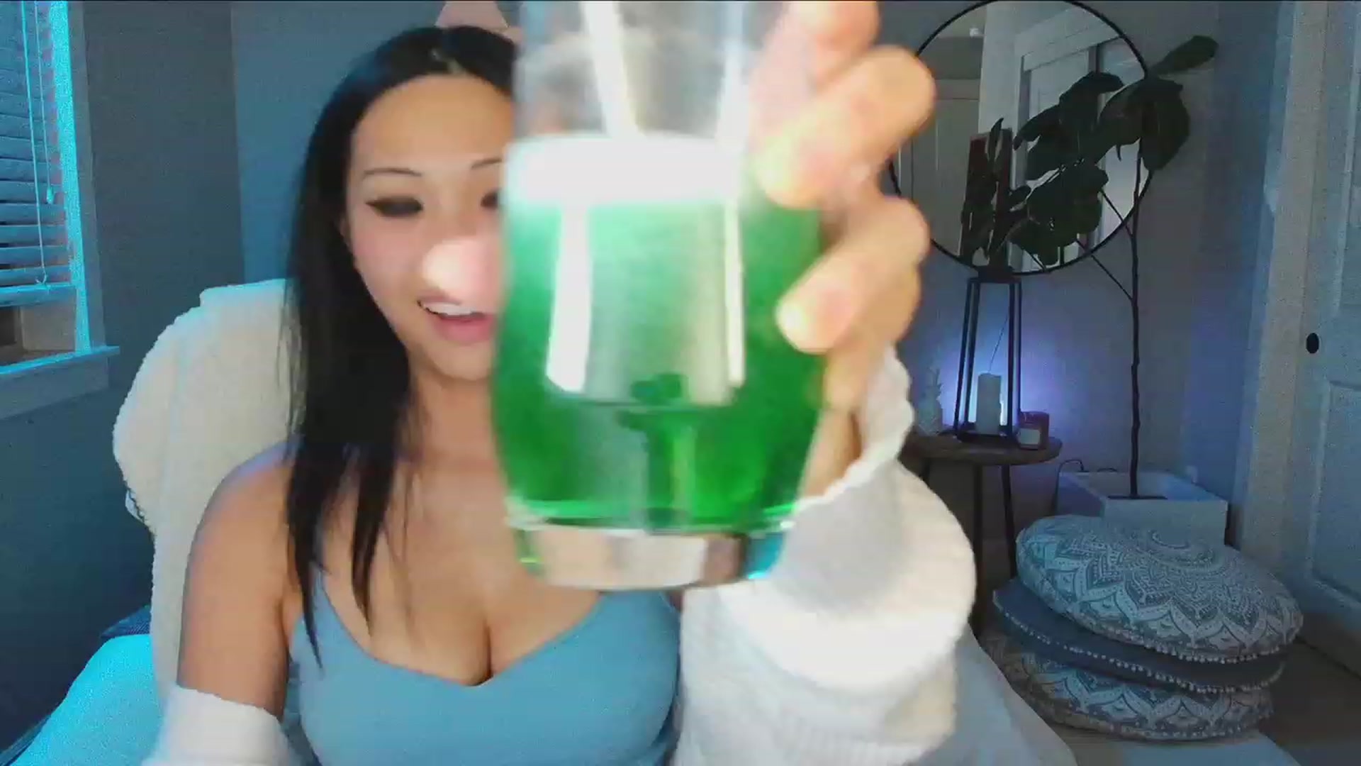 Gallery image thumbnail from SendTacoMoney's myfreecams stream on, 04/15/2023, 07:15 image 6 of 20