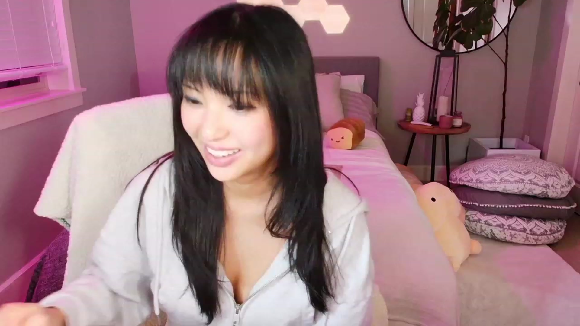 Gallery image thumbnail from SendTacoMoney's myfreecams stream on, 05/03/2023, 06:44 image 1 of 20