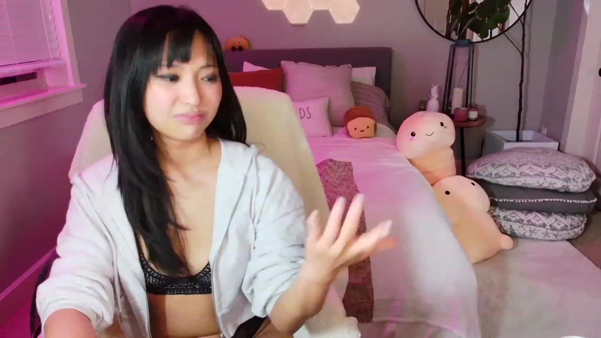 Gallery image thumbnail from SendTacoMoney's myfreecams stream on, 05/03/2023, 07:20 image 13 of 20