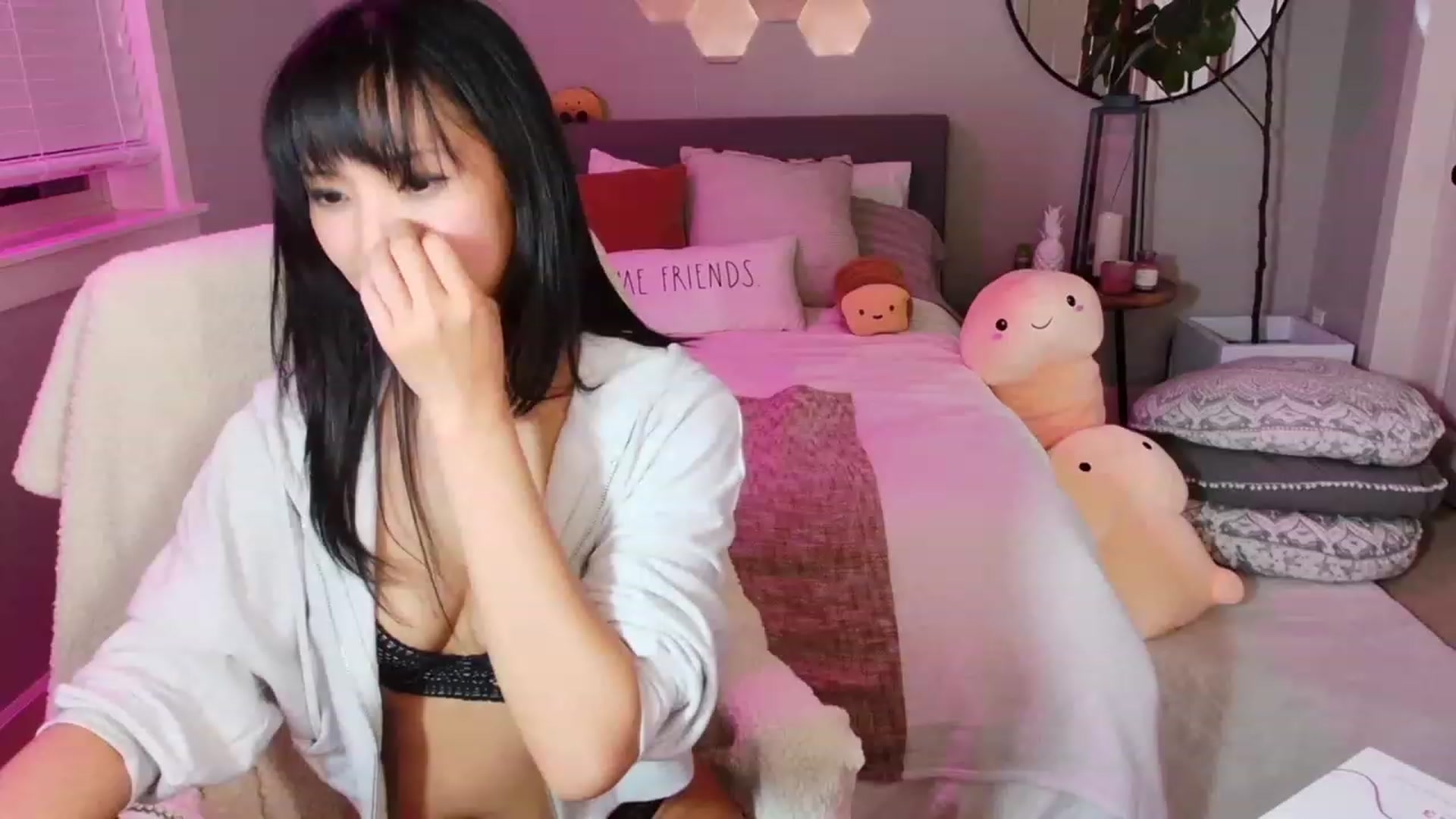 Gallery image thumbnail from SendTacoMoney's myfreecams stream on, 05/03/2023, 07:20 image 19 of 20