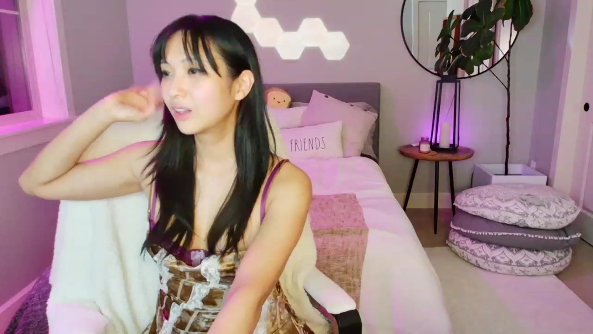 Gallery image thumbnail from SendTacoMoney's myfreecams stream on, 05/10/2023, 07:39 image 19 of 20
