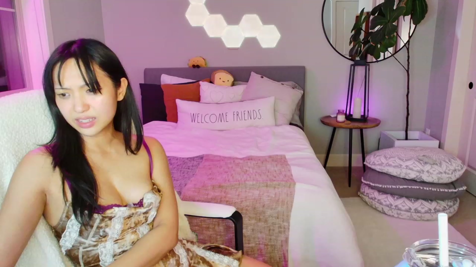 Gallery image thumbnail from SendTacoMoney's myfreecams stream on, 05/10/2023, 07:39 image 20 of 20