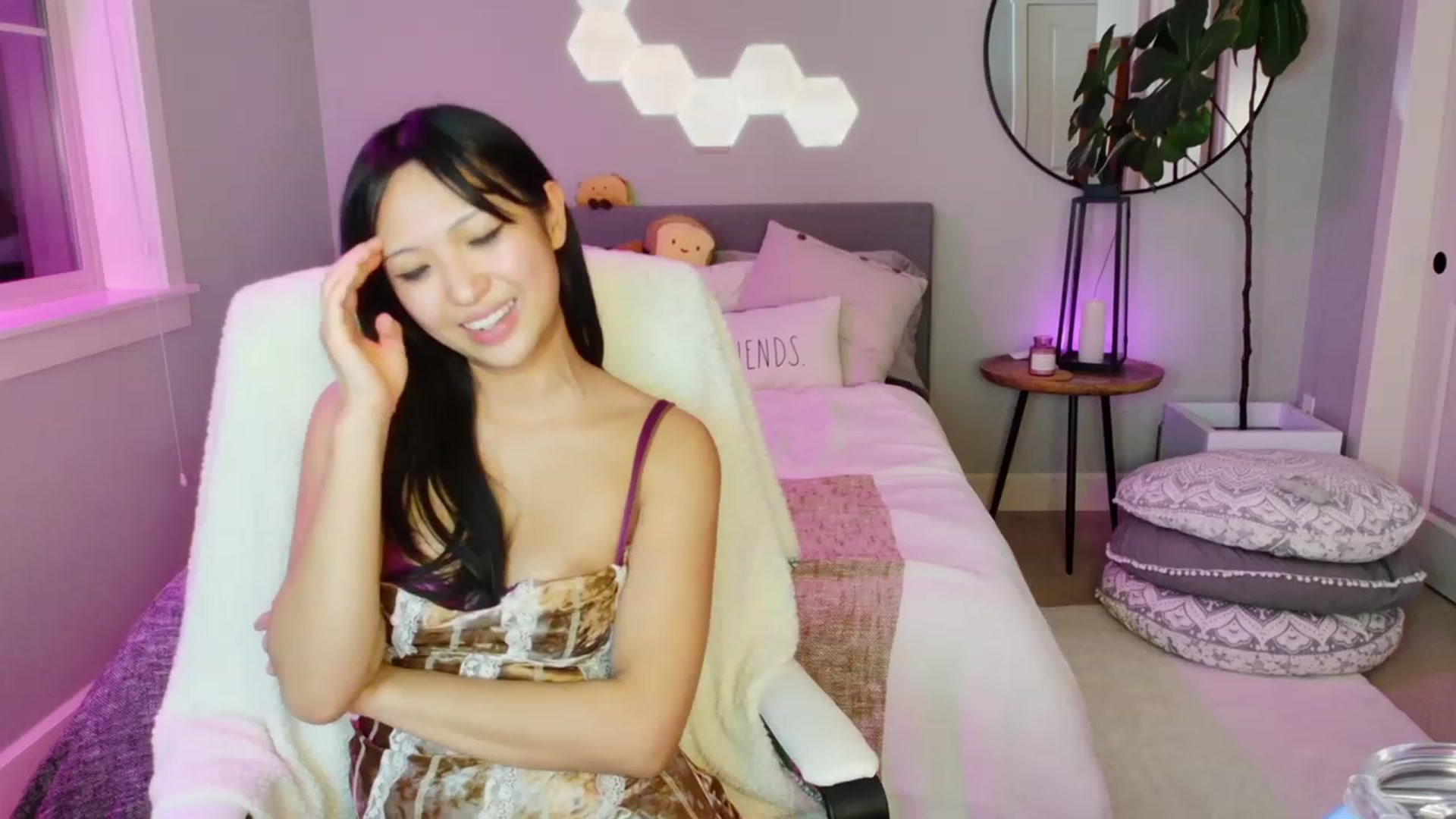 Gallery image thumbnail from SendTacoMoney's myfreecams stream on, 05/10/2023, 07:39 image 17 of 20