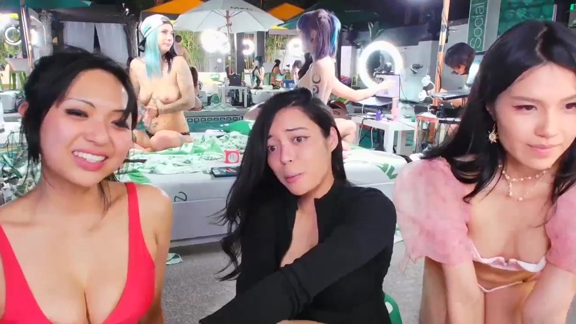 Gallery image thumbnail from SendTacoMoney's myfreecams stream on, 05/23/2023, 06:25 image 5 of 20