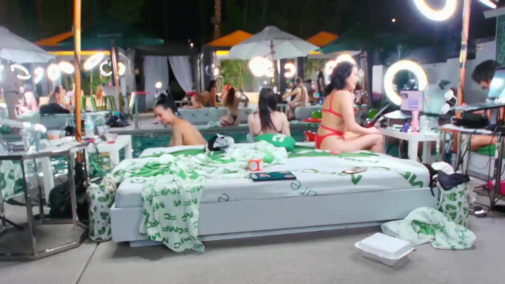 Gallery image thumbnail from SendTacoMoney's myfreecams stream on, 05/23/2023, 06:25 image 17 of 20