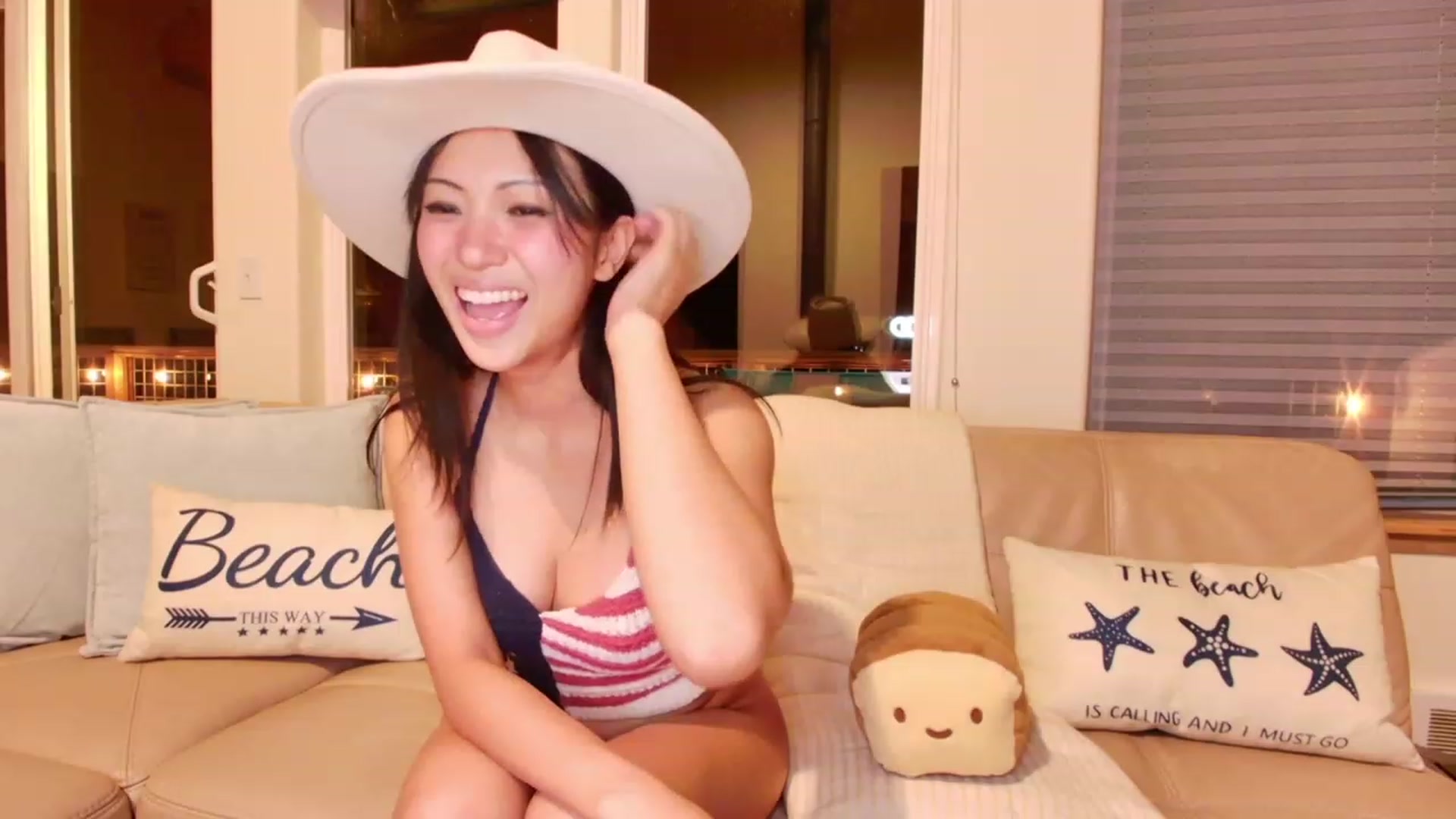 Gallery image thumbnail from SendTacoMoney's myfreecams stream on, 07/04/2023, 05:51 image 10 of 20