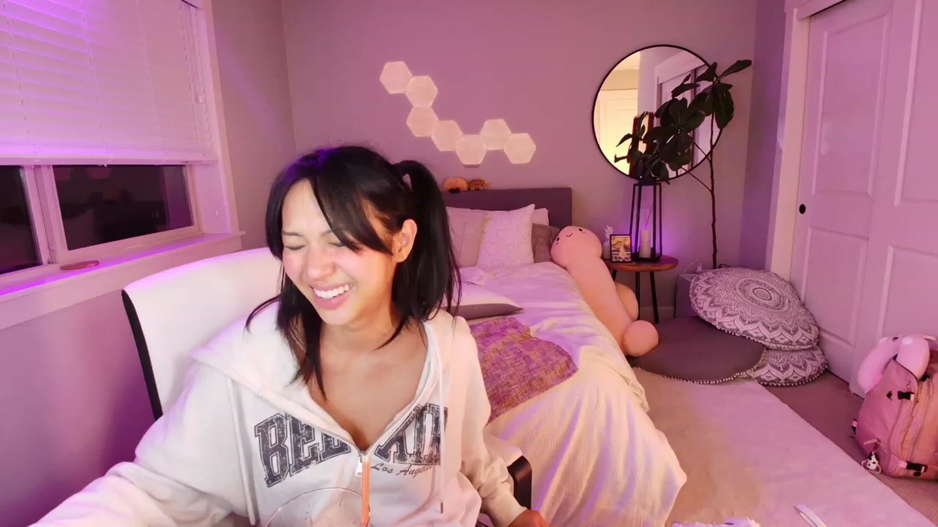 Gallery image thumbnail from SendTacoMoney's myfreecams stream on, 07/27/2023, 07:32 image 1 of 20