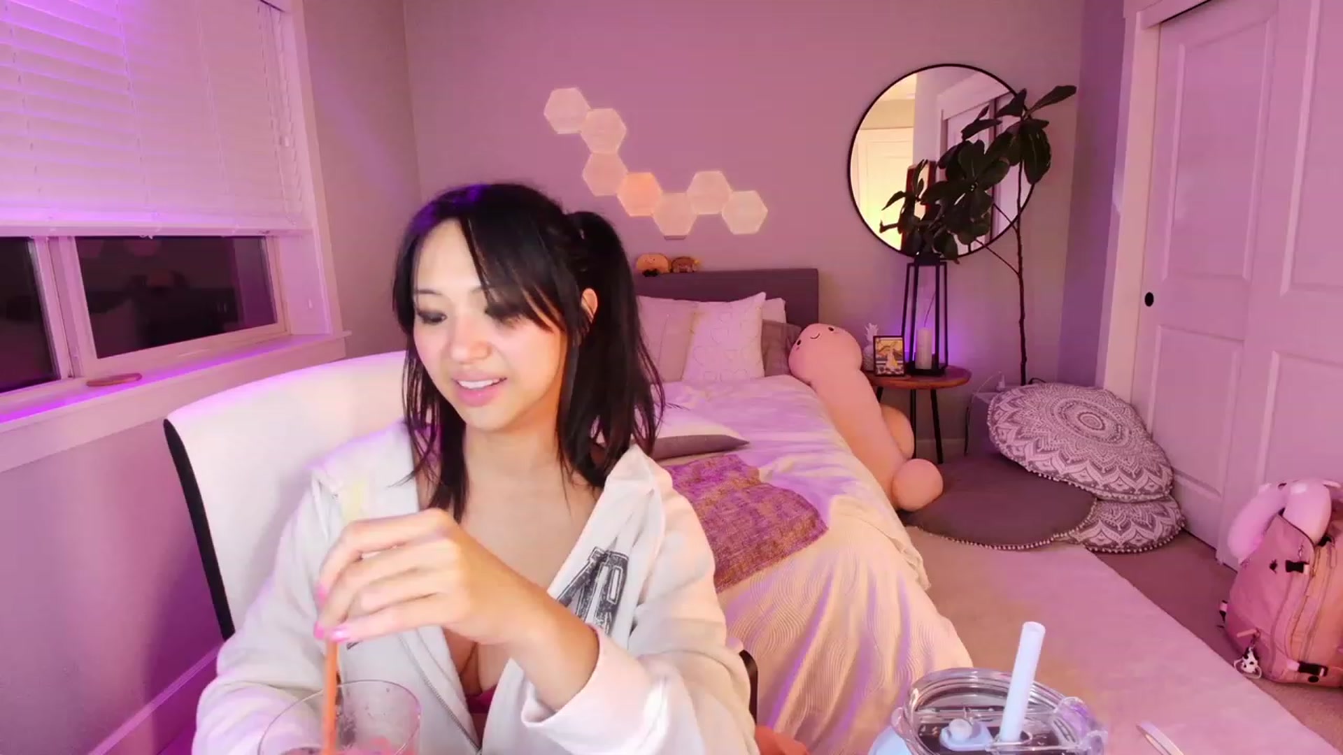 Gallery image thumbnail from SendTacoMoney's myfreecams stream on, 07/27/2023, 07:32 image 3 of 20