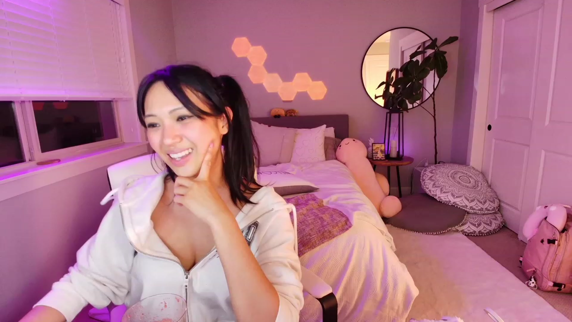 Gallery image thumbnail from SendTacoMoney's myfreecams stream on, 07/27/2023, 07:32 image 5 of 20