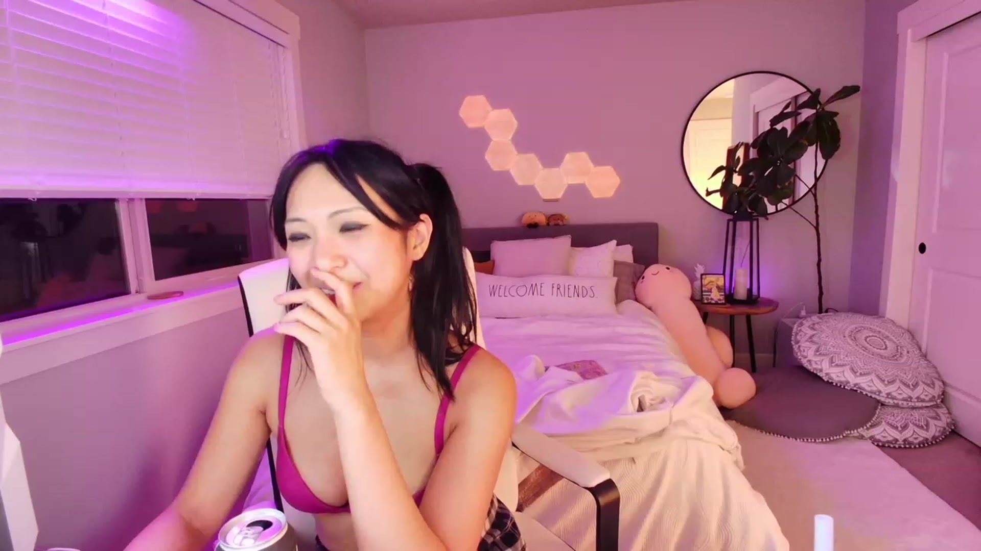 Gallery image thumbnail from SendTacoMoney's myfreecams stream on, 07/27/2023, 07:32 image 20 of 20