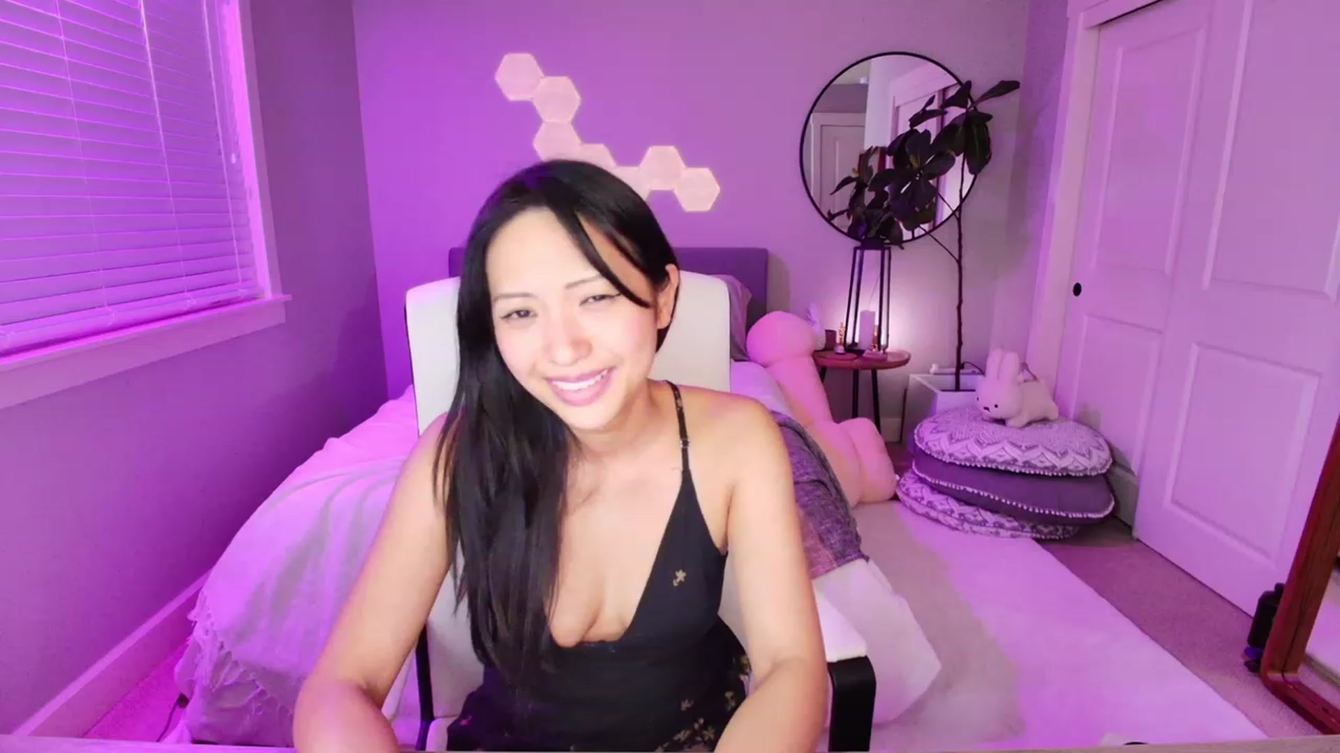 Gallery image thumbnail from SendTacoMoney's myfreecams stream on, 08/07/2023, 07:59 image 13 of 20