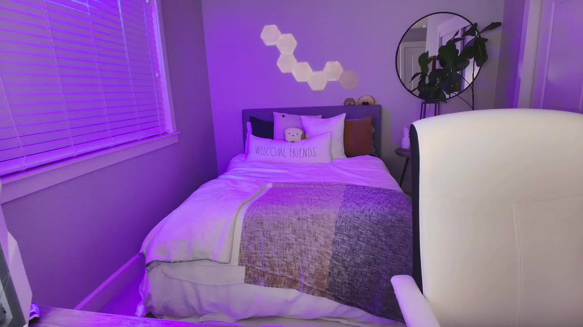 Gallery image thumbnail from SendTacoMoney's myfreecams stream on, 08/20/2023, 07:33 image 13 of 20