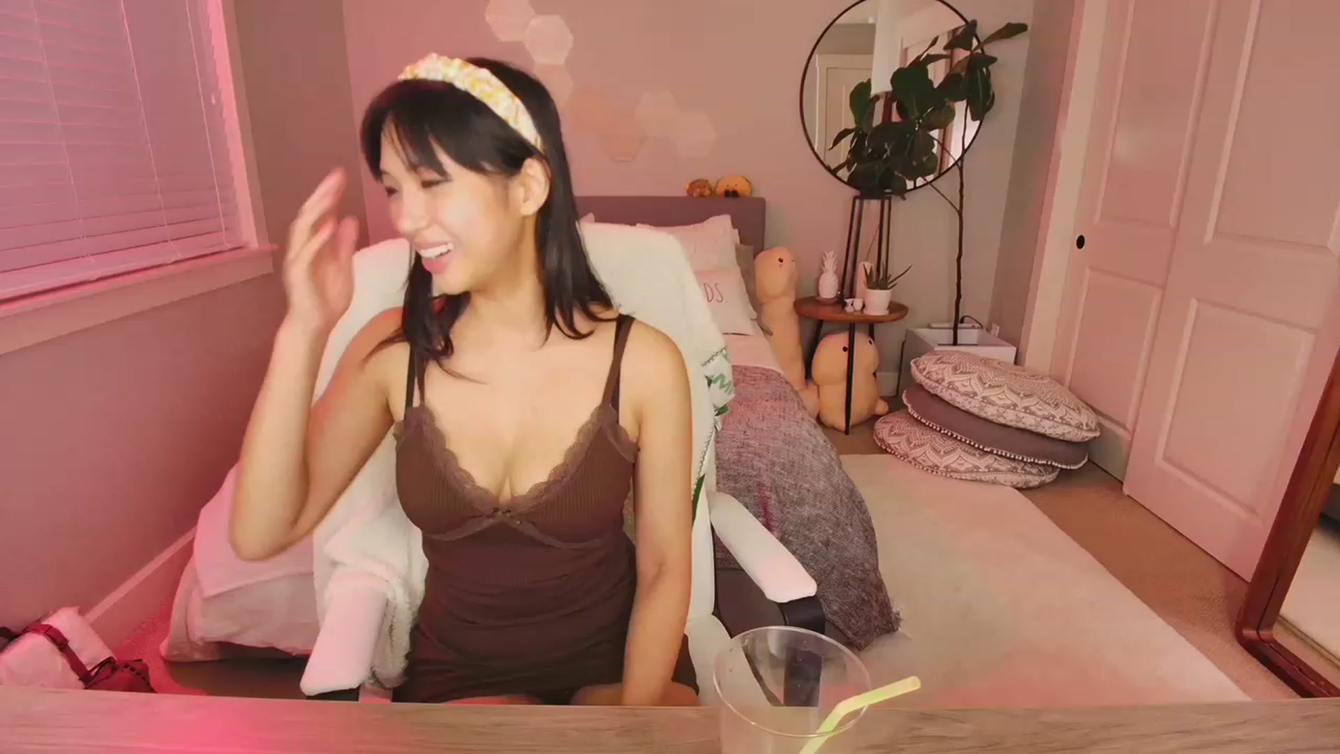 Gallery image thumbnail from SendTacoMoney's myfreecams stream on, 08/30/2023, 06:37 image 6 of 20