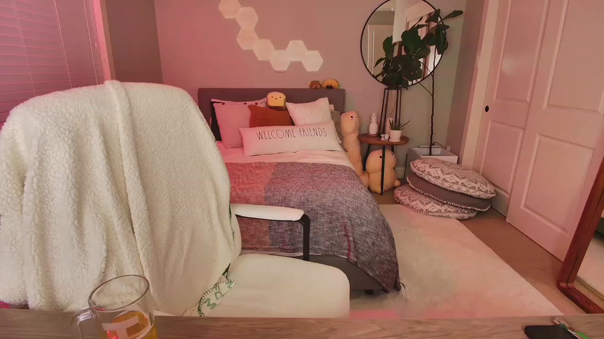Gallery image thumbnail from SendTacoMoney's myfreecams stream on, 08/30/2023, 06:37 image 15 of 20