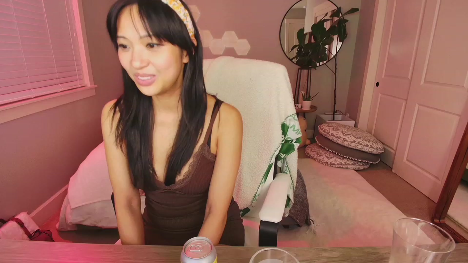 Gallery image thumbnail from SendTacoMoney's myfreecams stream on, 08/30/2023, 06:37 image 11 of 20