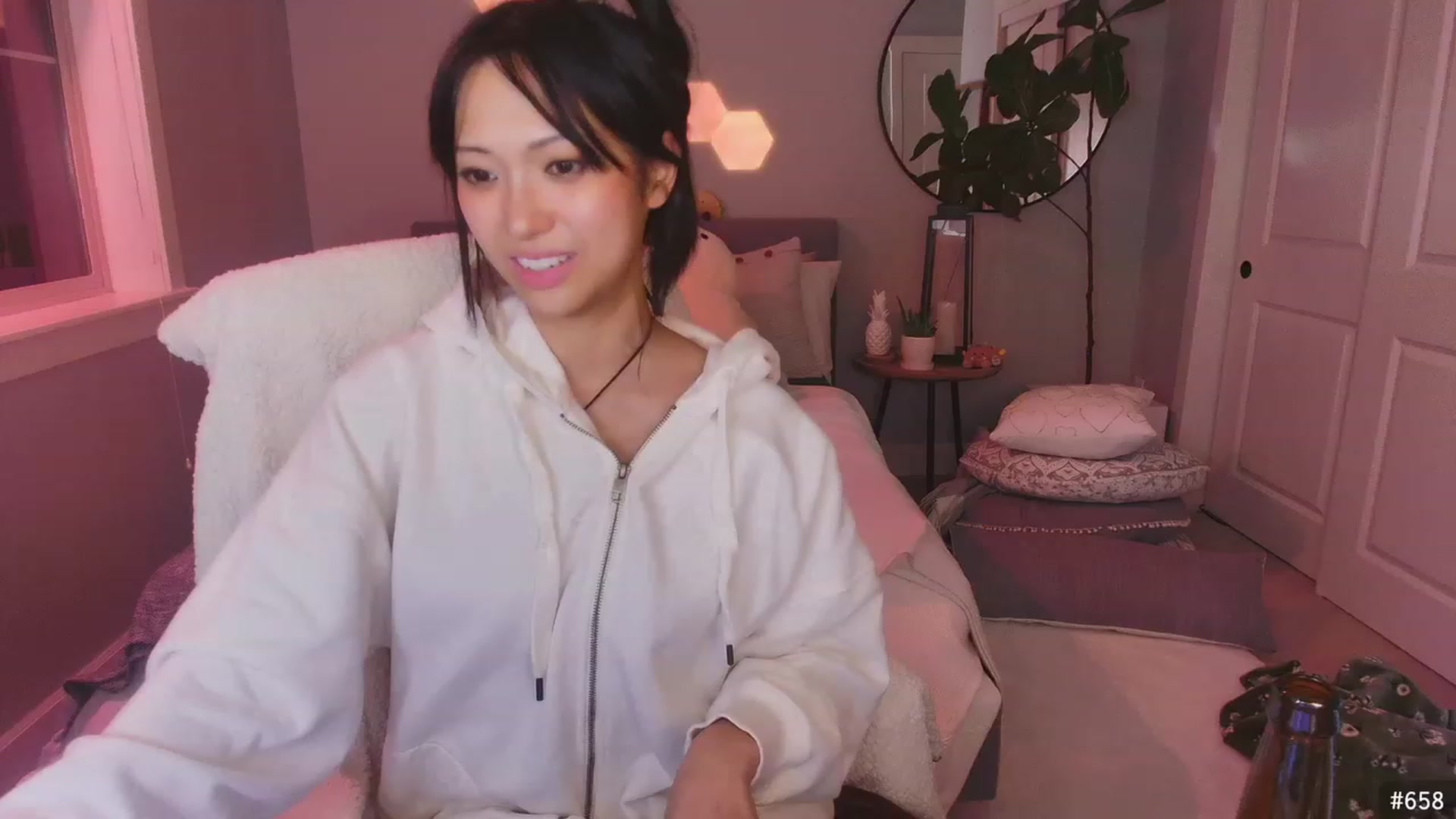 Gallery image thumbnail from SendTacoMoney's myfreecams stream on, 10/14/2023, 06:51 image 3 of 20