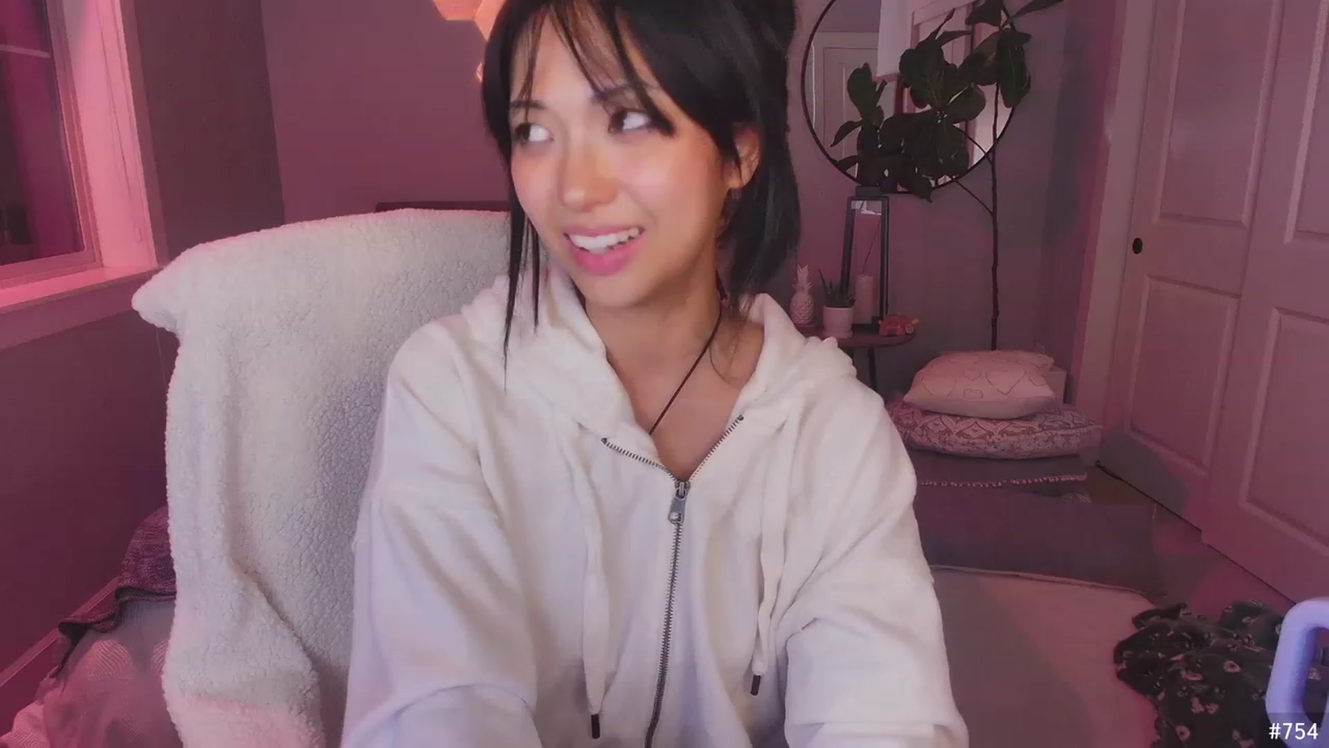 Gallery image thumbnail from SendTacoMoney's myfreecams stream on, 10/14/2023, 06:51 image 1 of 20