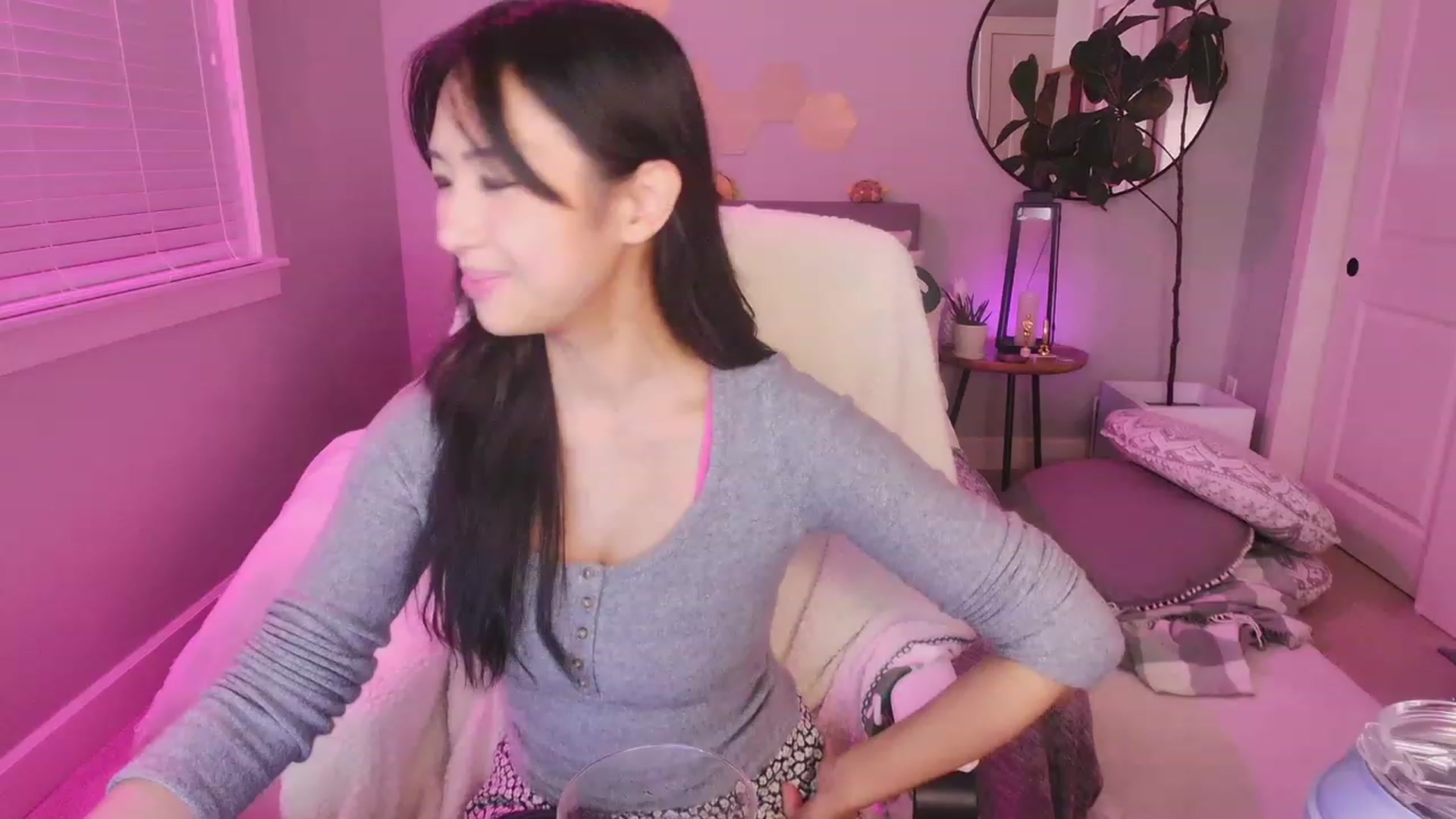 Gallery image thumbnail from SendTacoMoney's myfreecams stream on, 11/09/2023, 06:35 image 7 of 20