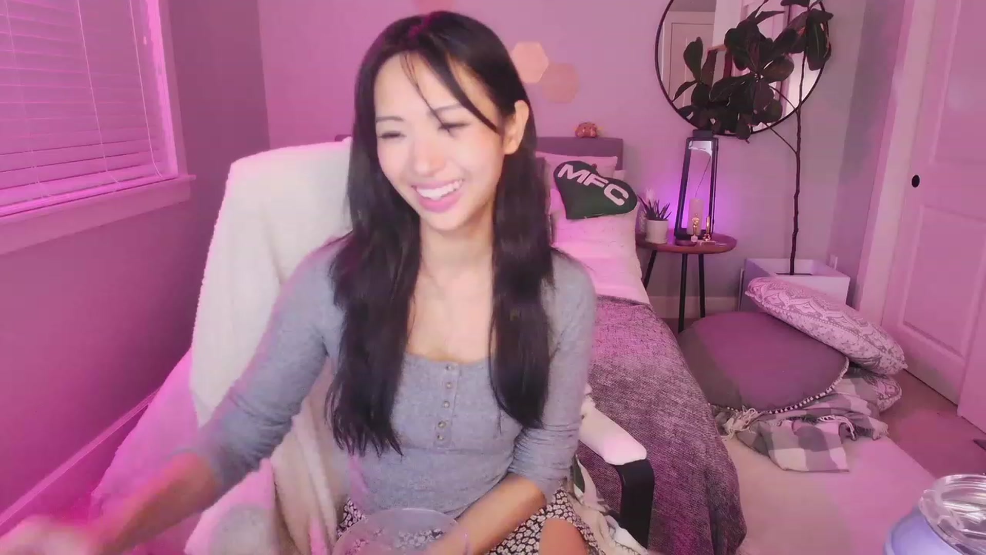 Gallery image thumbnail from SendTacoMoney's myfreecams stream on, 11/09/2023, 06:35 image 1 of 20