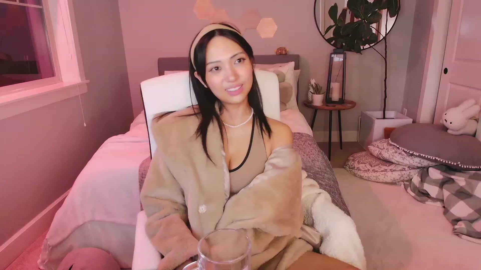 Gallery image thumbnail from SendTacoMoney's myfreecams stream on, 11/19/2023, 08:03 image 10 of 20