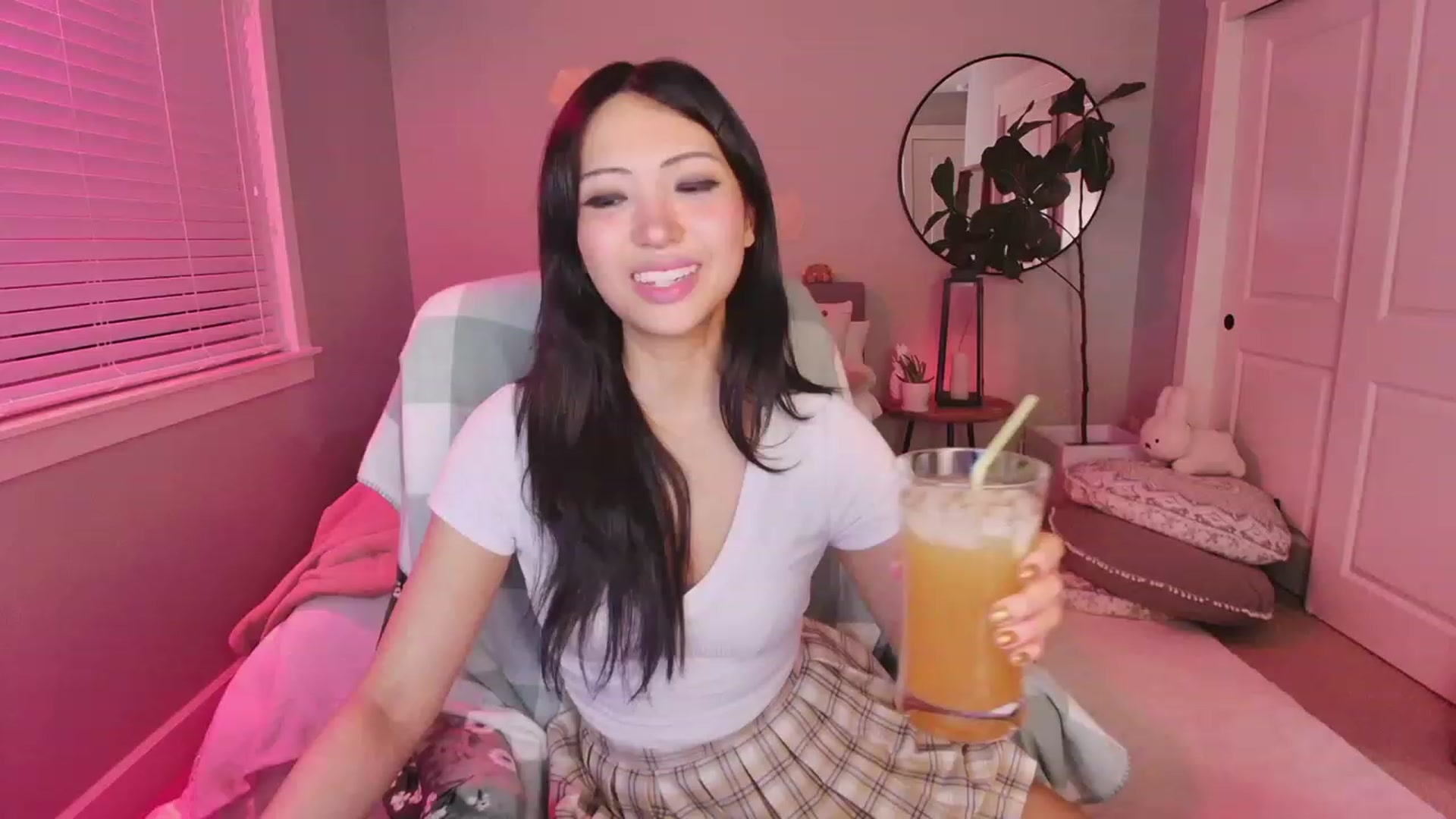 Gallery image thumbnail from SendTacoMoney's myfreecams stream on, 11/29/2023, 07:35 image 3 of 20