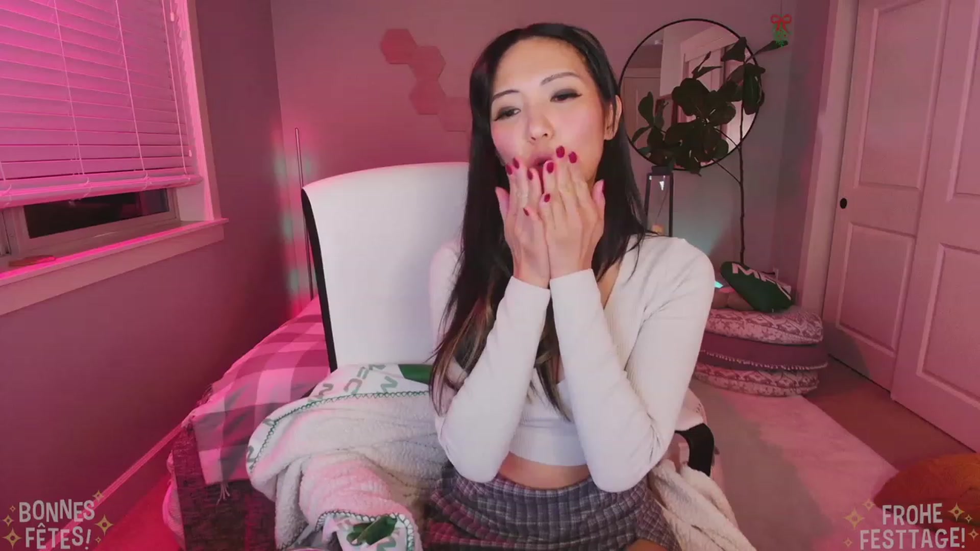 Gallery image thumbnail from SendTacoMoney's myfreecams stream on, 12/20/2023, 08:01 image 2 of 20