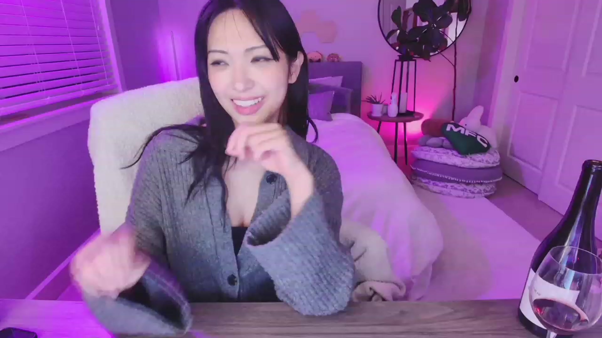 Gallery image thumbnail from SendTacoMoney's myfreecams stream on, 01/14/2024, 08:11 image 13 of 20