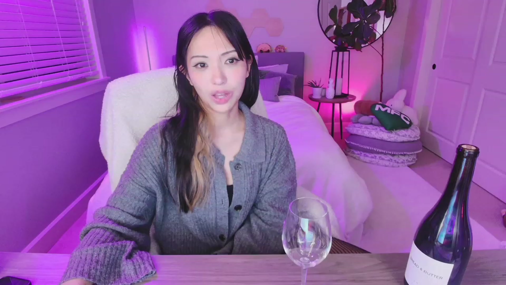 Gallery image thumbnail from SendTacoMoney's myfreecams stream on, 01/14/2024, 08:11 image 3 of 20