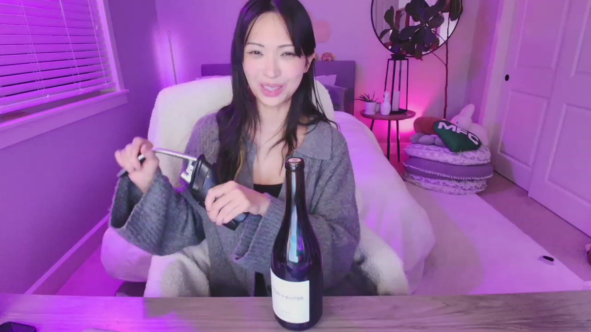 Gallery image thumbnail from SendTacoMoney's myfreecams stream on, 01/14/2024, 08:11 image 7 of 20