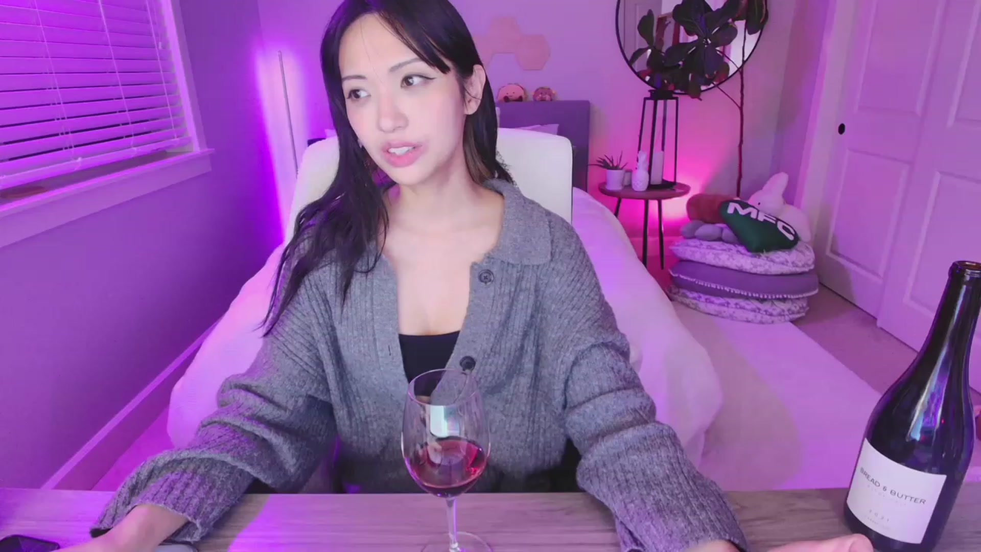 Gallery image thumbnail from SendTacoMoney's myfreecams stream on, 01/14/2024, 08:11 image 10 of 20