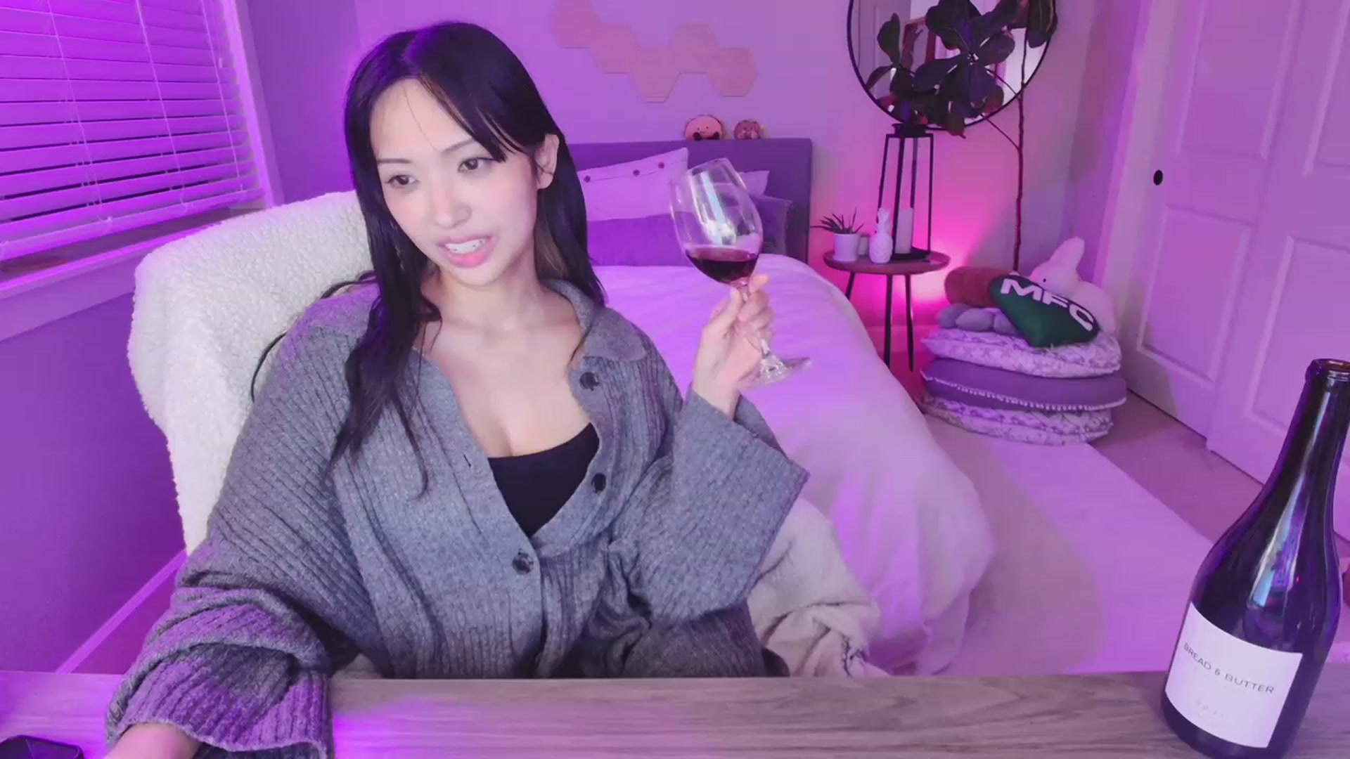 Gallery image thumbnail from SendTacoMoney's myfreecams stream on, 01/14/2024, 08:11 image 12 of 20